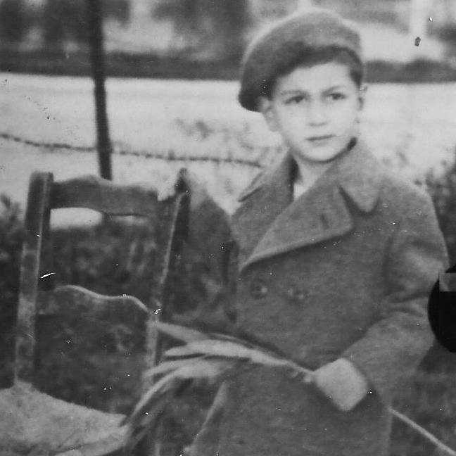 Ο Θ.Λ. με στρατιωτικό «συνολάκι» ― 25η Μαρτίου 1949