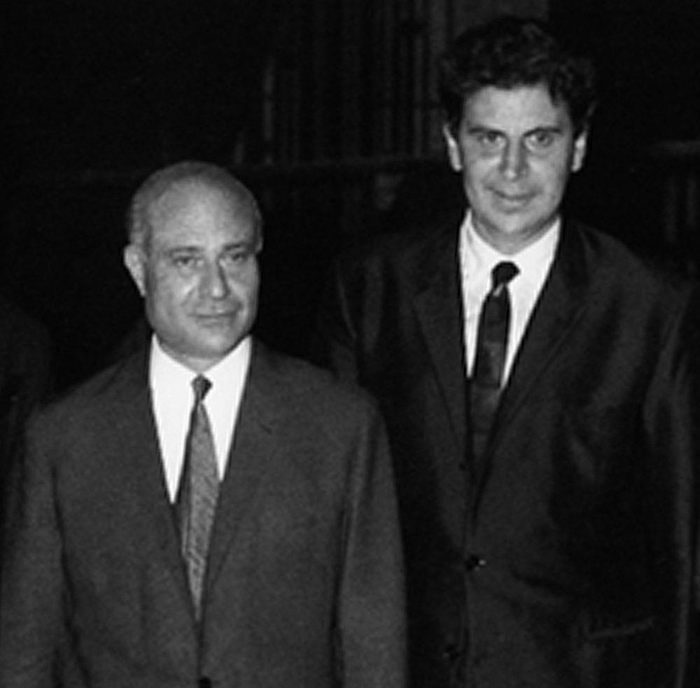 Με τον Μίκη Θεοδωράκη. Πρώτη εκτέλεση του «Άξιον Εστί». Θέατρο «Ρεξ», 19 Οκτωβρίου 1964