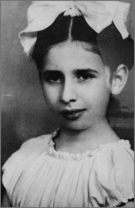 Η Κατερίνα σε ηλικία 8 ετών (Αρχείο Γιάννη Στεφανάκι)
