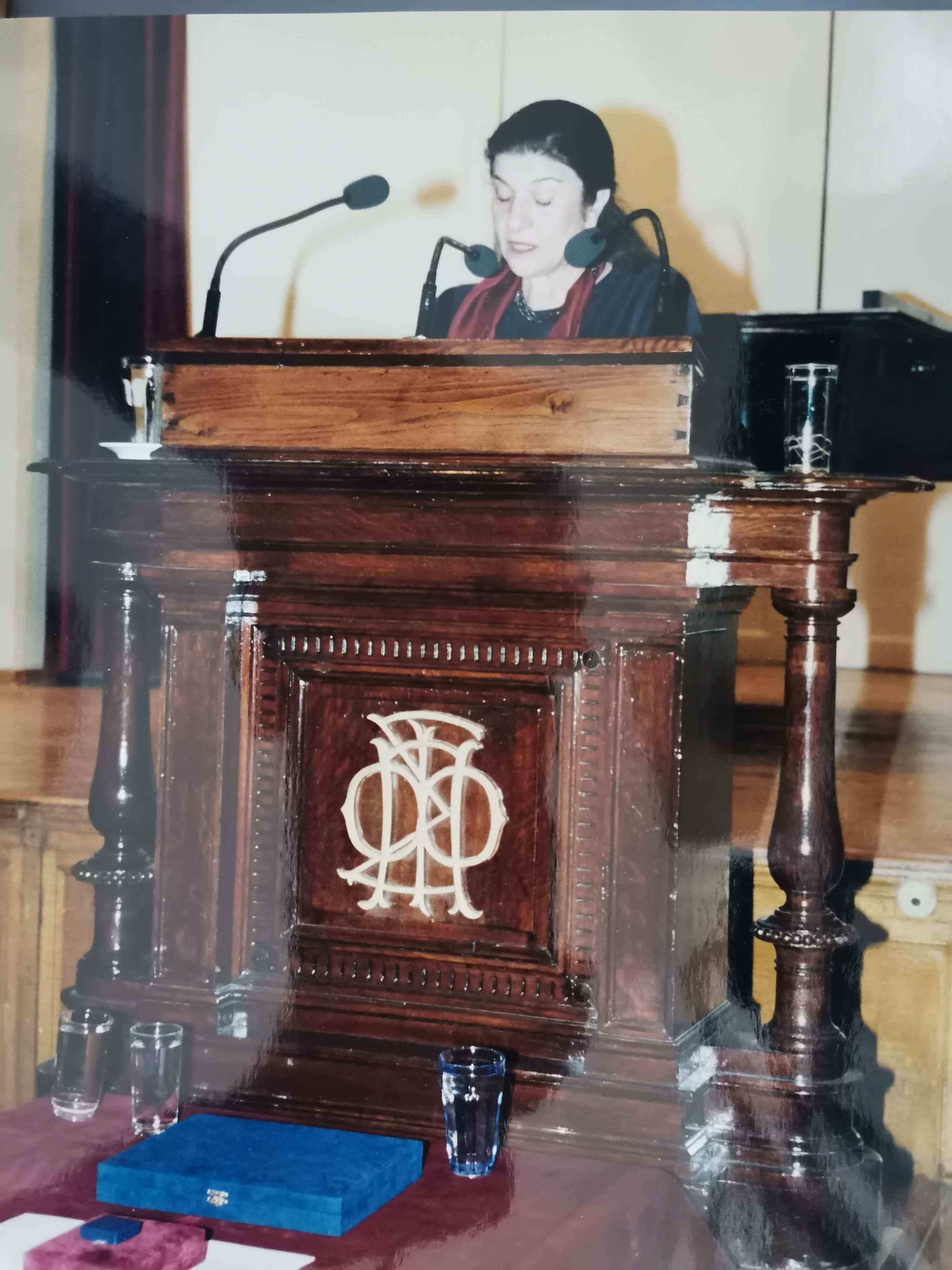 Στον Φιλολογικό Σύλλογο «Παρνασσός» (Οικογενειακό αρχείο)