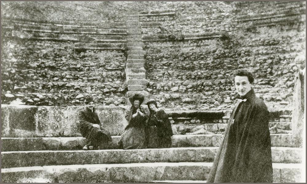 Ο Σικελιανός με την Εύα Πάλμερ και φίλους στους Δελφούς (1907)