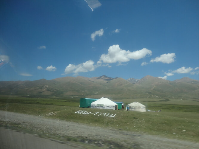 Κιργιστάν, γιούρτες στη στέπα