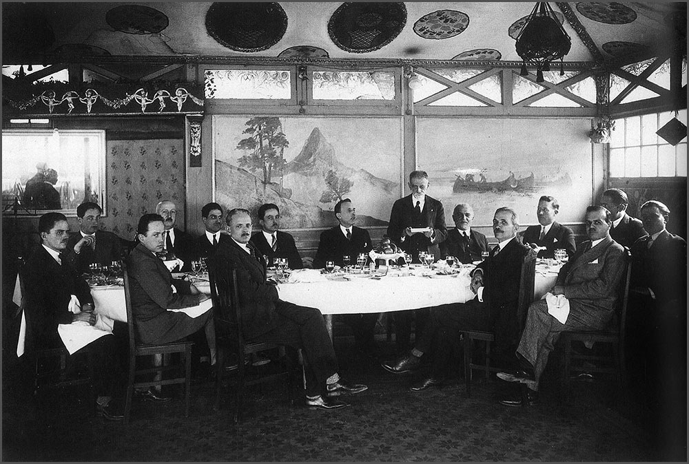 Γεύμα, στις 3 Μαρτίου 1928, στο Bar Παλαιού Φαλήρου, «επί τη αποχωρήσει του κ. Κωστή Παλαμά εκ της υπηρεσίας» 