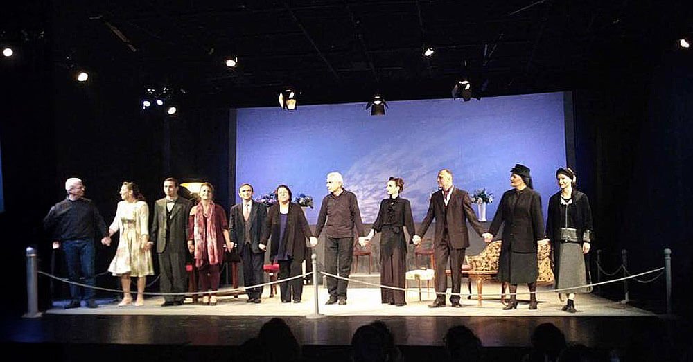 Οι συντελεστές της παράστασης στο θέατρο «Αμαλία» της Θεσσαλονίκης (Πρεμιέρα 19-10-2016)