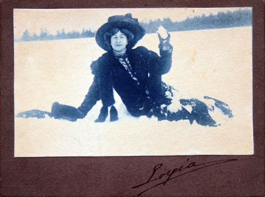 Η Σοφία Λασκαρίδου στο Μόναχο, 1910. [Αρχείο Νεοελληνικής Τέχνης «Σοφία Λασκαρίδου» 