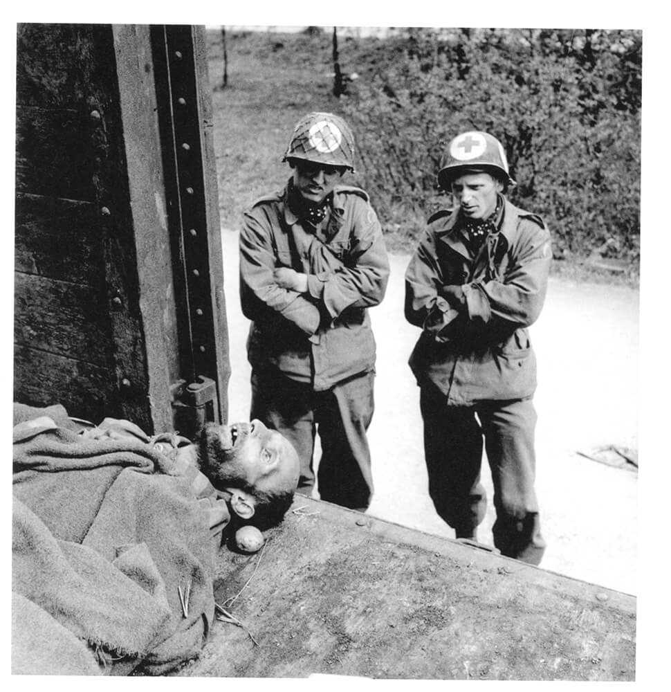 Lee Miller, Dahaou, 1945. 