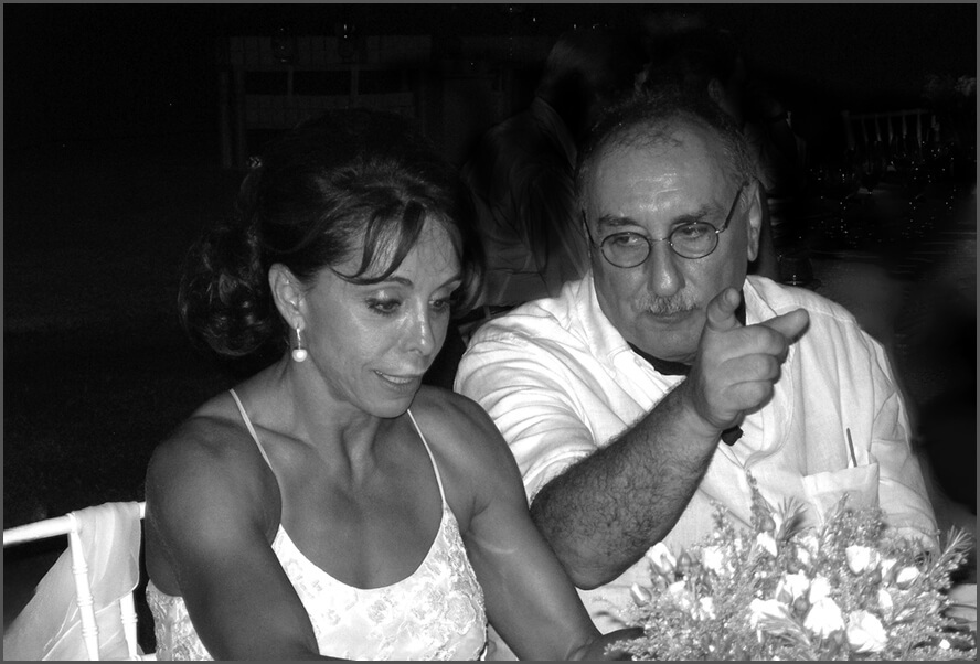 Ο Κρίτων Σαλπιγκτής με την Βούλα Πατουλίδου στο γάμο της Ιοκάστης Ζουράρι.