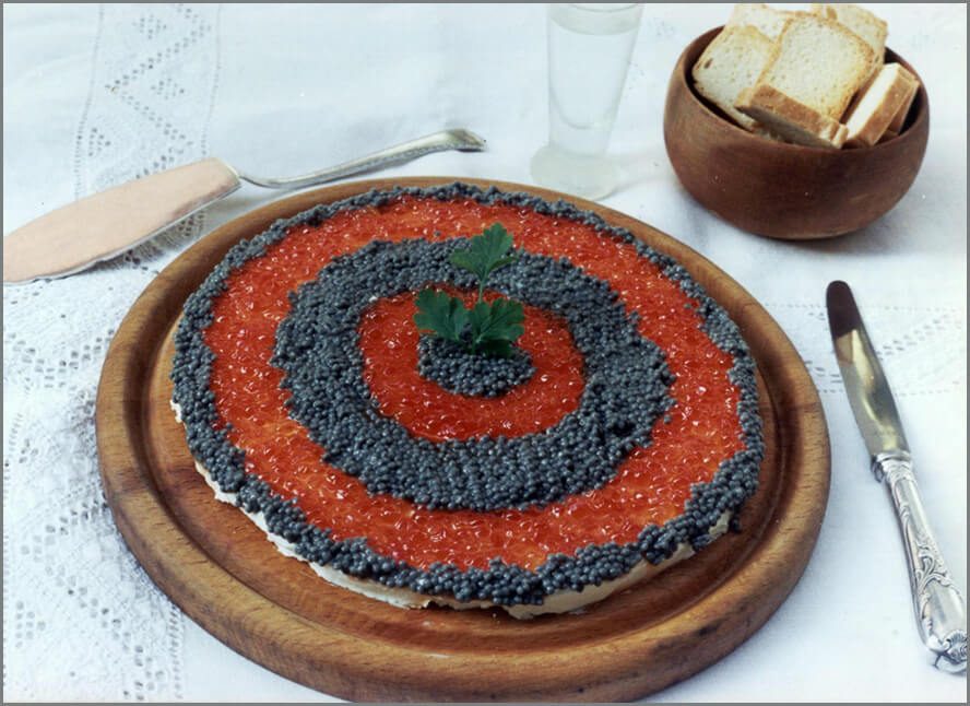 Τούρτα με μπρικ & χαβιάρι του ... «Ραγιά» (1990). Φωτ. Θ. Λ.