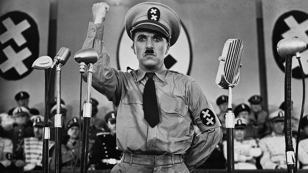 Ο Τσάρλι Τσάπλιν ως… Αδενοειδής Χίνκελ («Ο μεγάλος δικτάτωρ», 1940) 
