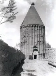 Ο Πύργος του Αλαντίν (Gunbad-i ‘Ala al’-Din), χτισμένος το 1289 στο Βαραμίν.