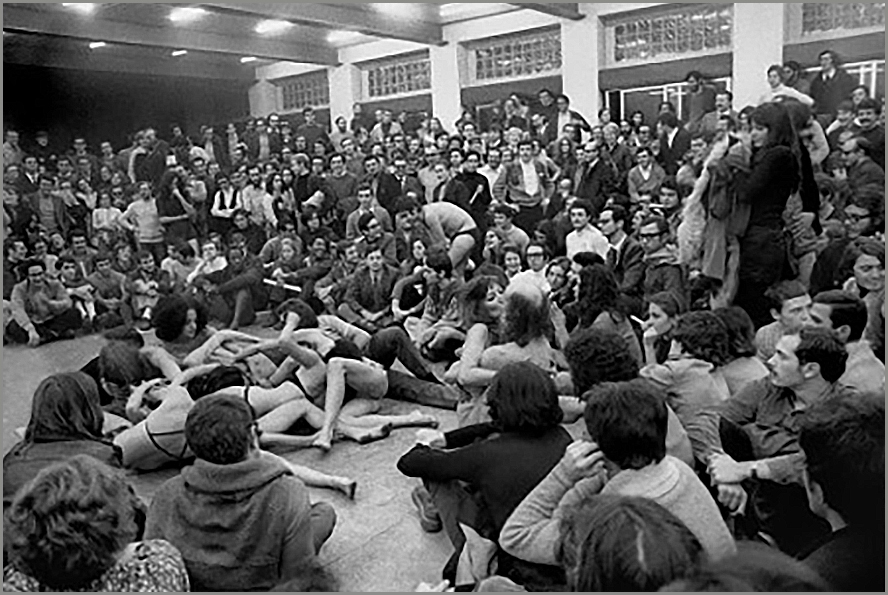 Το συμμετοχικό «Paradise Now». Φωτ.: Wikimedia commons