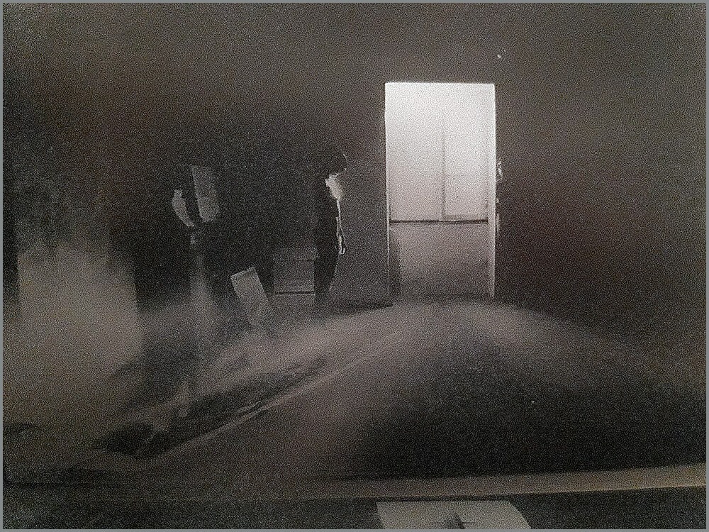 Η μνήμη και ο κώδικας: Κάτι Μαύρο