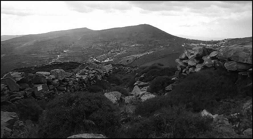 * Τσυκνιάς Τήνου (729 μ.)
